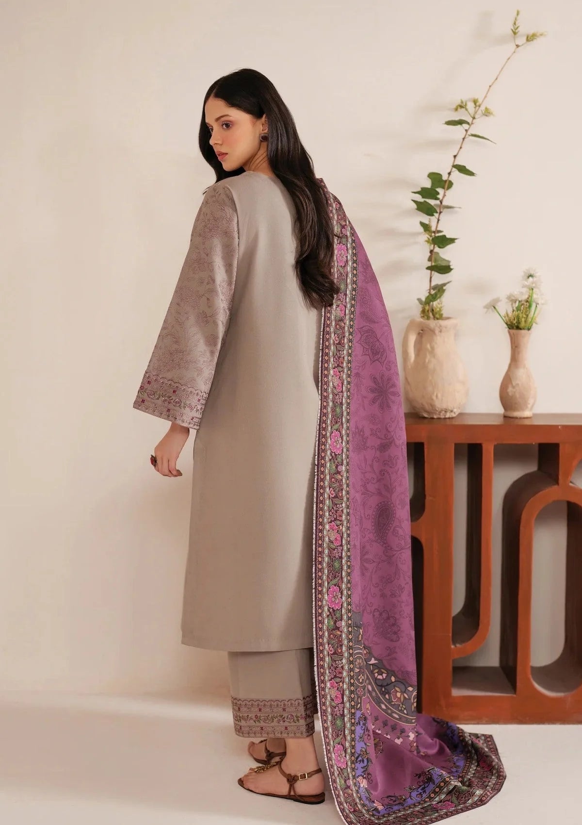 Jazmin 3 Pc Embroidered Lawn Suit - VL1010