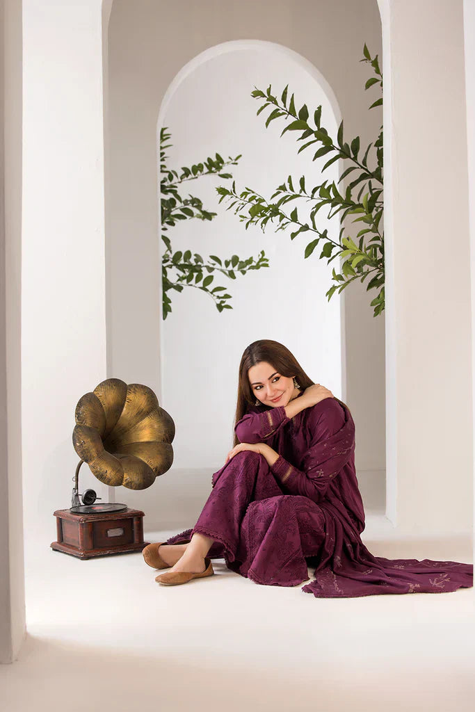 Sobia Nazir - Winter 3PC Dhanak Embroidered Suit - VL1117