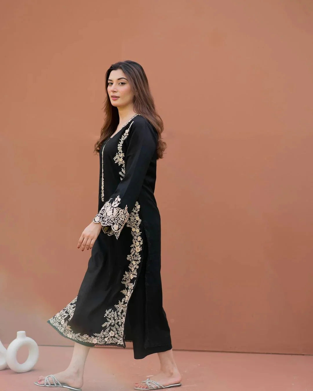 Lajwanti 2Pc Embroidered Dhanak Suite With Fully Embroidered trouser & Patches VL725