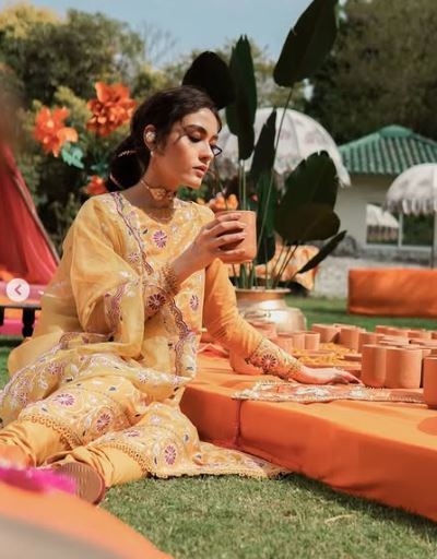 Nisa, Lawn 3.piece embroidered Summer suit with Orgenza dupatta. VL890