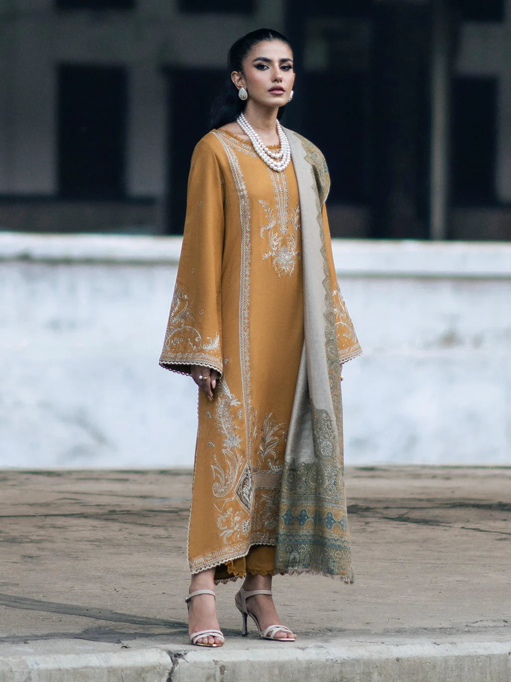 IZEL- DHANAK EMBROIDERED SHIRT WITH COUTRAI PRINTED SHAWL - VL1241