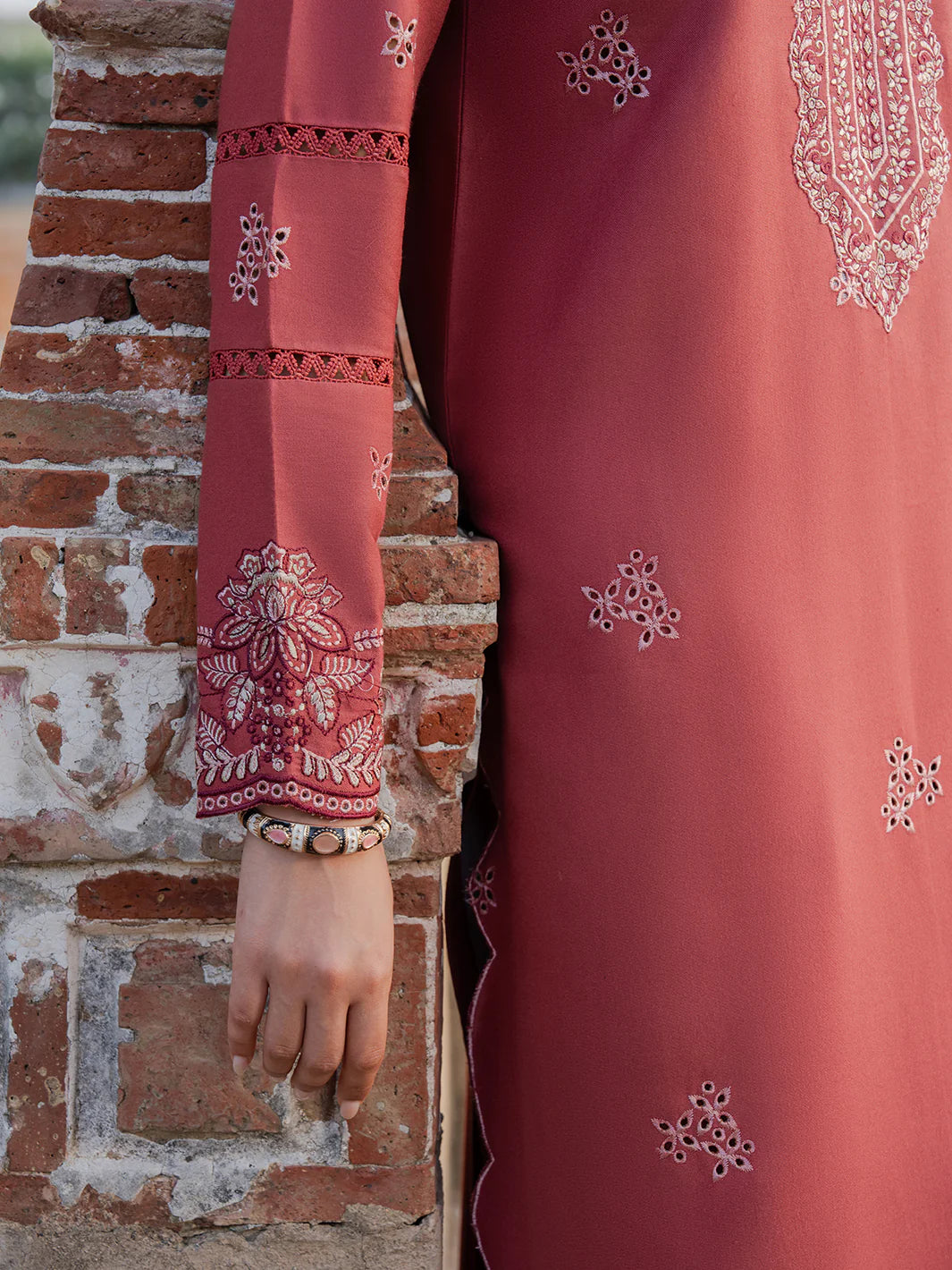 izel - Winter 3PC Dhanak Embroidered Suit - VL1227