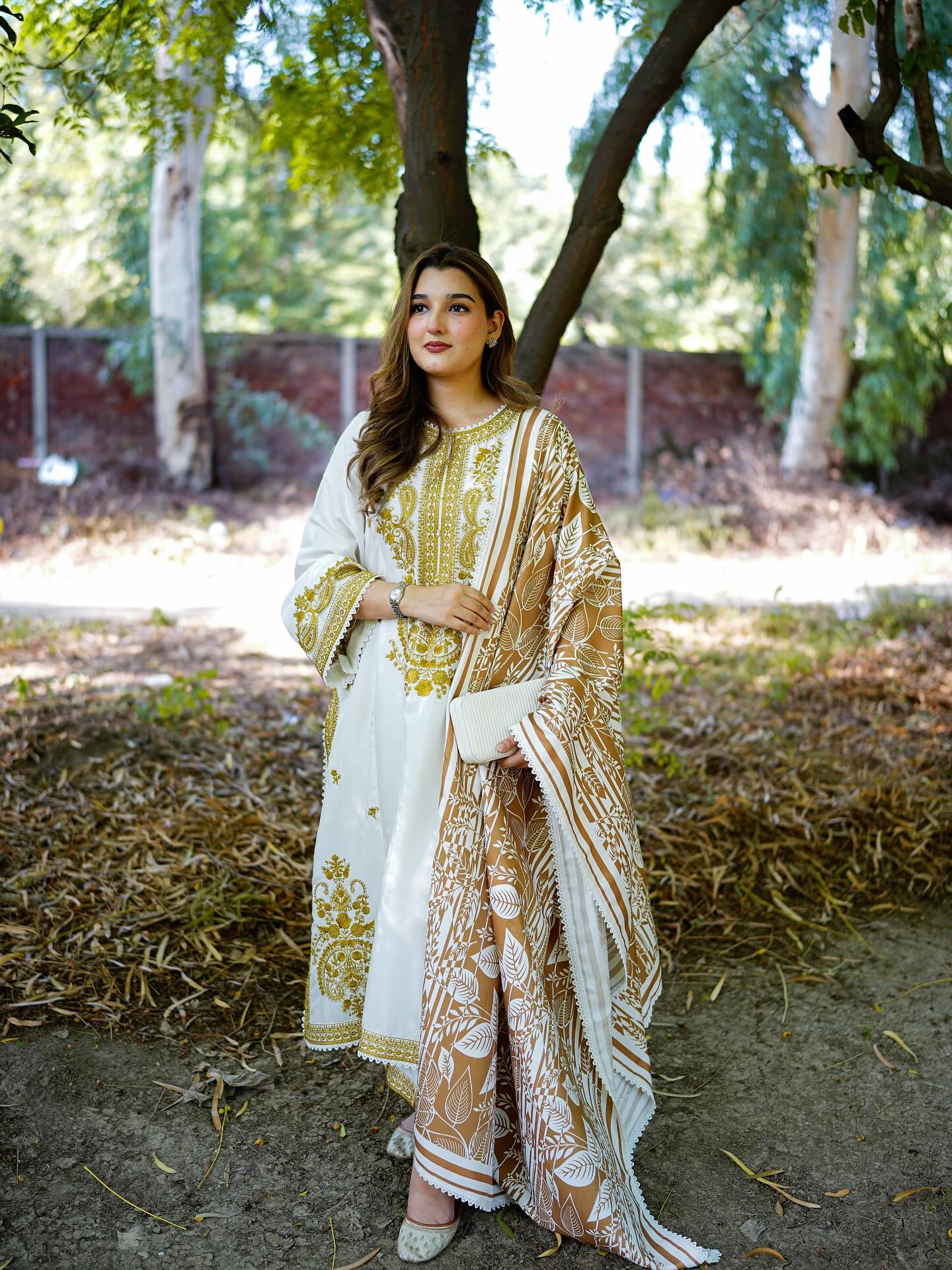 Aneelas - Winter 3PC Dhanak Embroidered Suit - VL1608