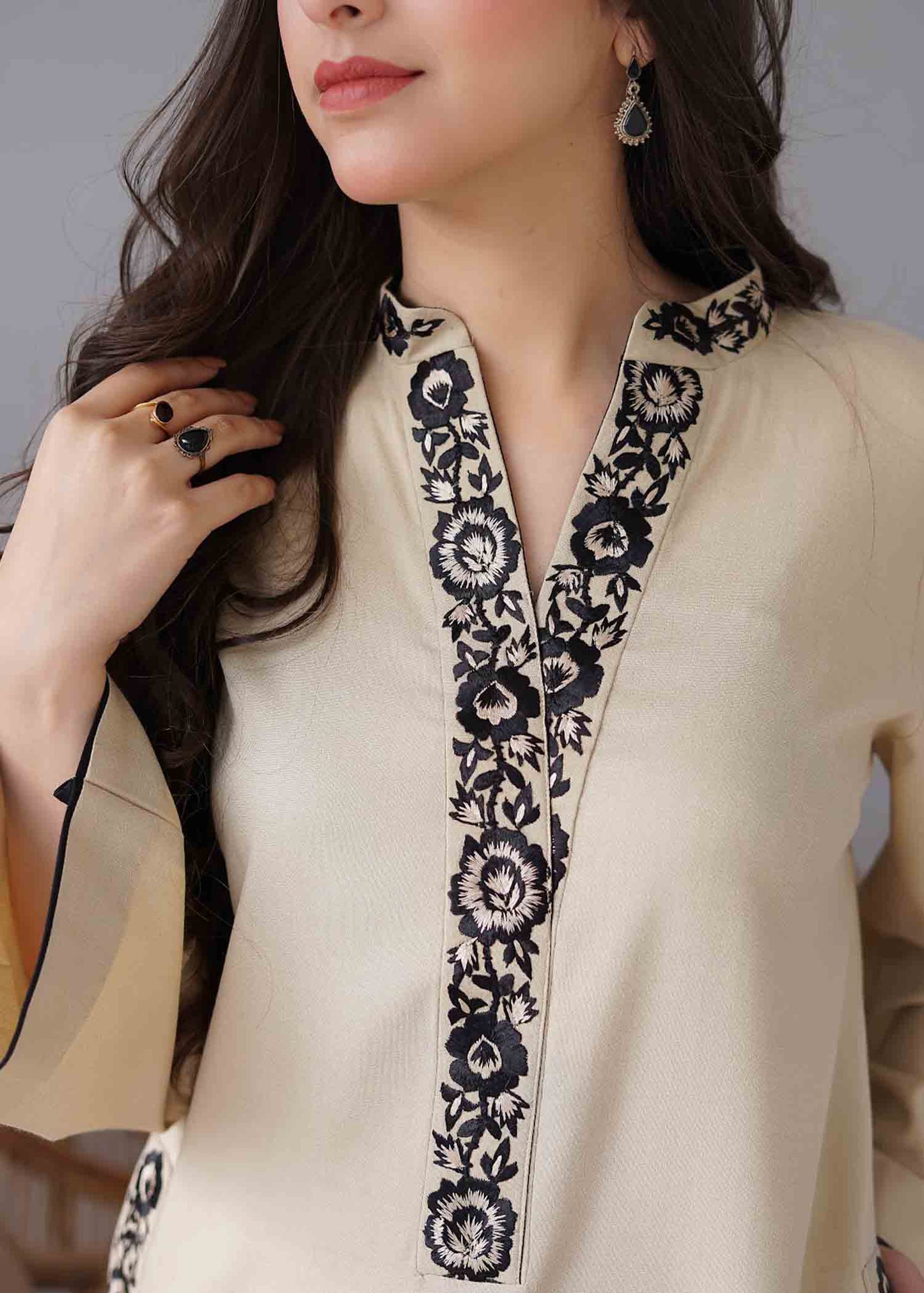 VL310 3PC Dhanak suit with Embroidered Shawll
