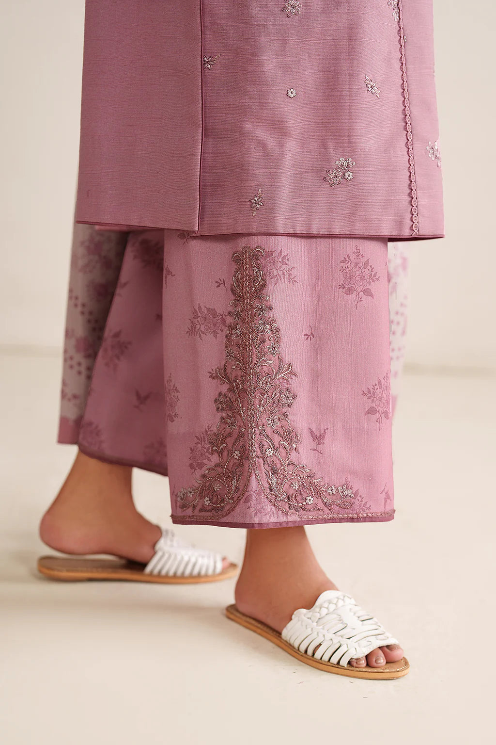 iznik - Winter 3PC Dhanak Embroidered Suit - VL1267