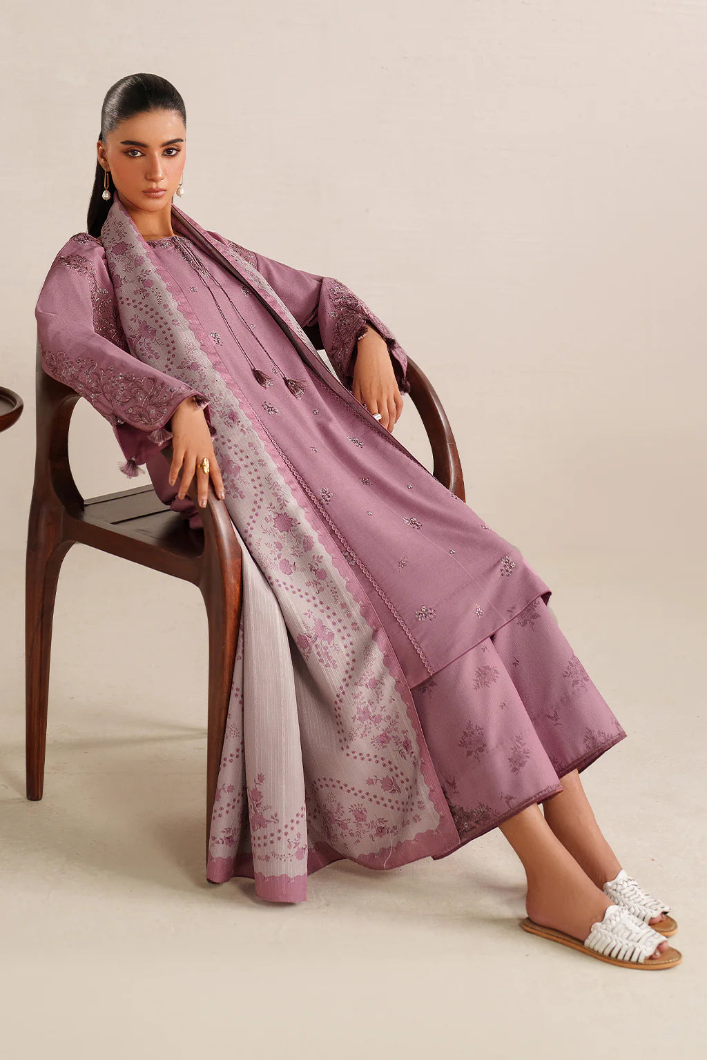 iznik - Winter 3PC Dhanak Embroidered Suit - VL1267