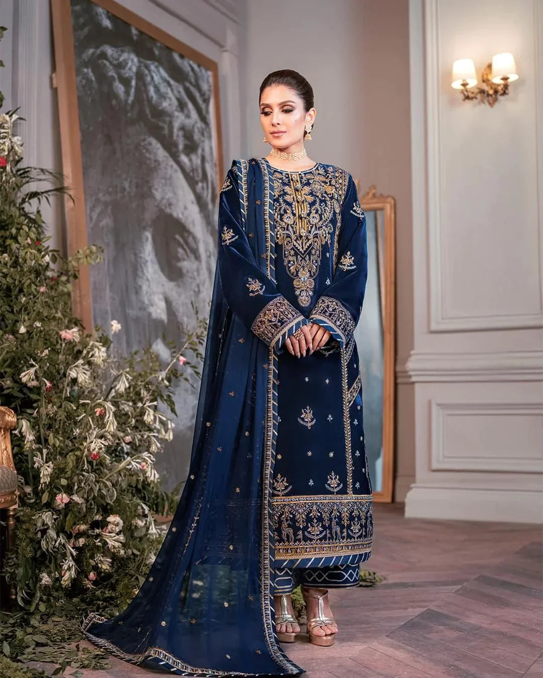 VL959 Winter Unstitched 3PCs Embroidered Velvet With Embroidered Chiffon Dupatta