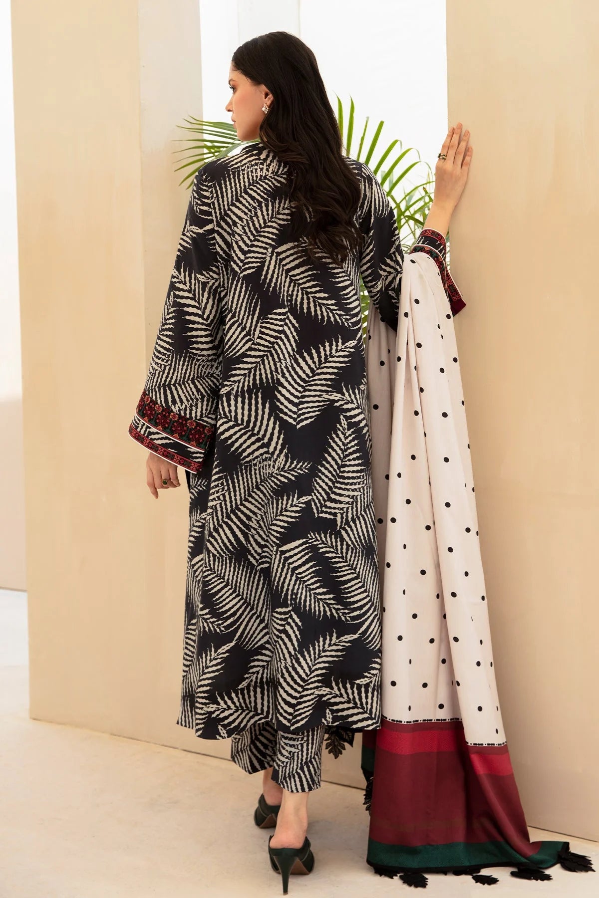 VL687/2 Nisa Gray Unstitched 3 Piece Karandi Printed Dress