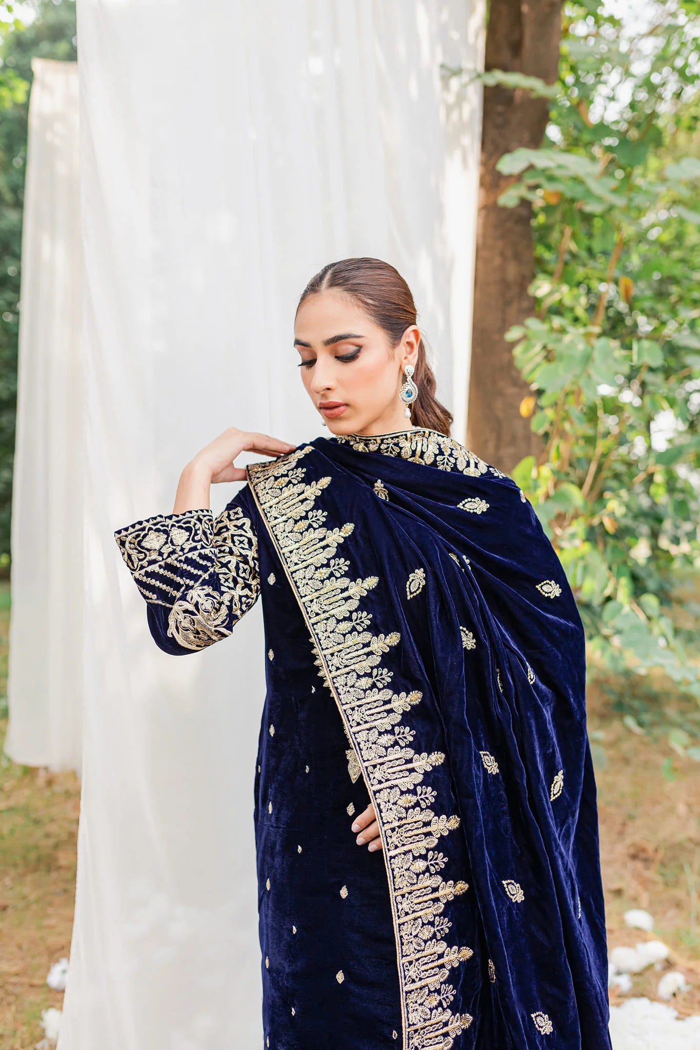 3PCs Velvet Embroidered Dress With Velvet Embroidered Shawl - VL967