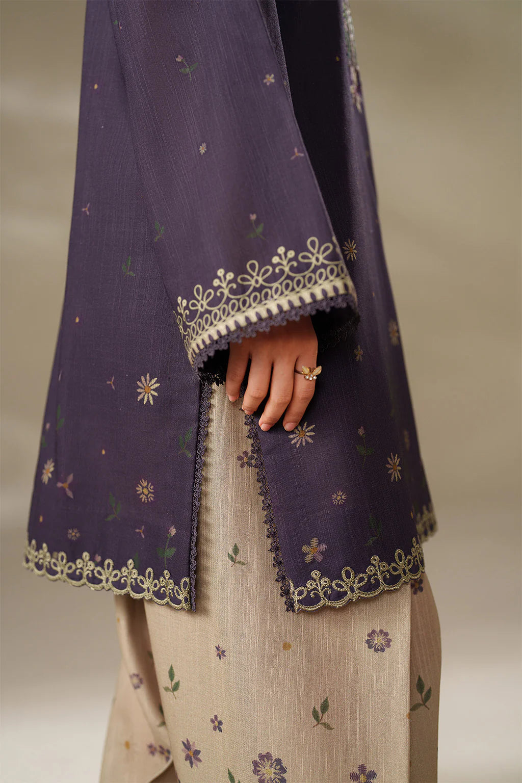 Iznik - UNSTITCHED 3PC karandi  EMBROIDERED SUIT - VL1251