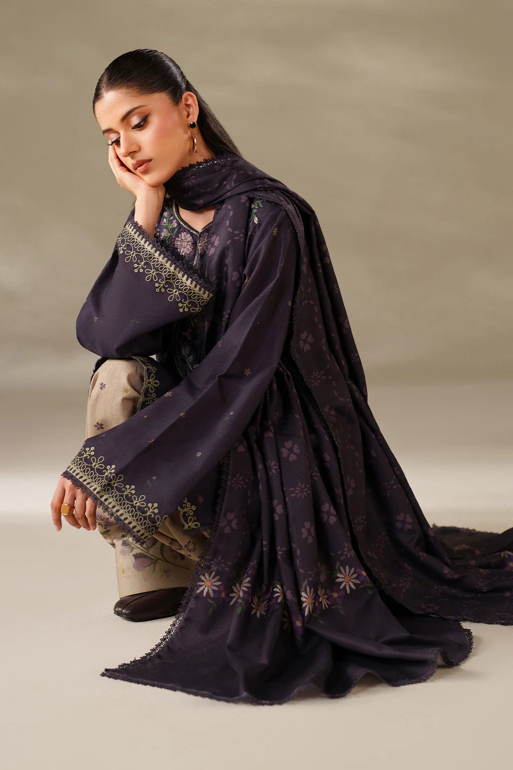 Iznik - UNSTITCHED 3PC karandi  EMBROIDERED SUIT - VL1251