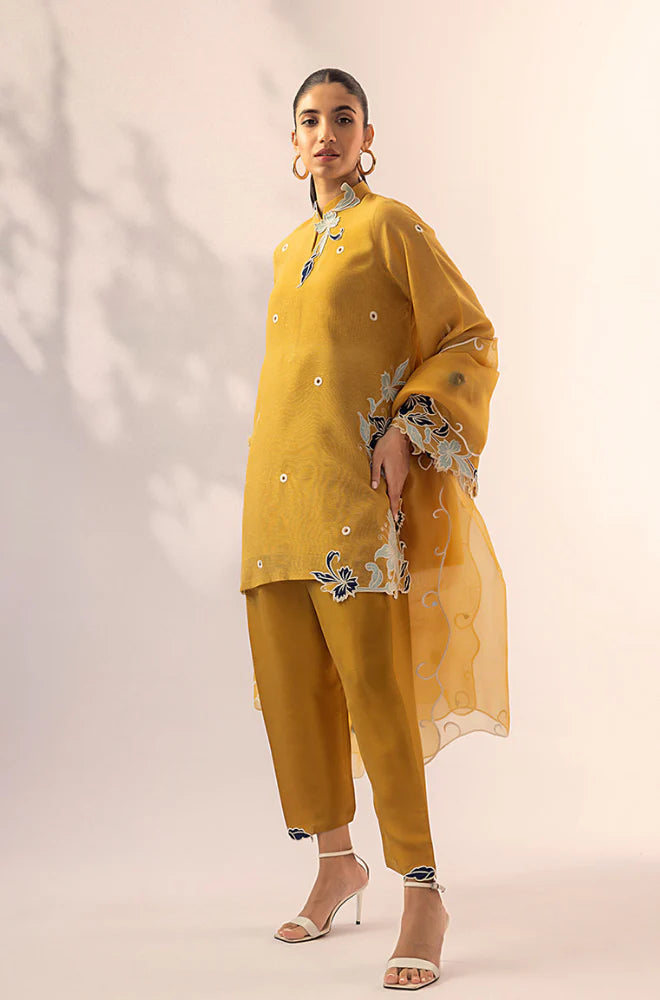 VL820 - 3PC Lawn Embroidered Shirt With Chiffon Embroidered Dupatta