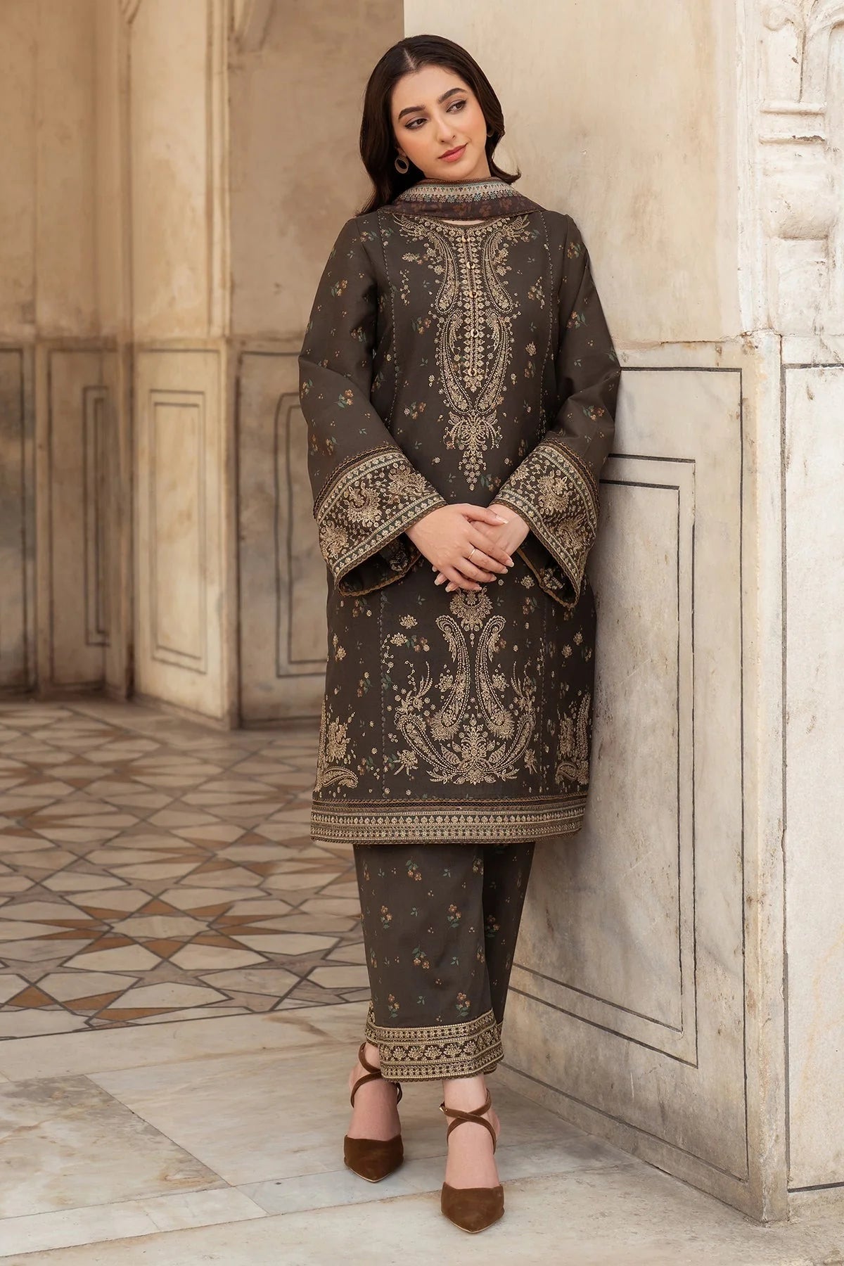 Boraque 3 Piece Embroidered Lawn Suit - VL1003