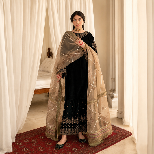 VL958 Unstitched 3PCs Embroidered Velvet Dress With Embroidered Organza Dupatta