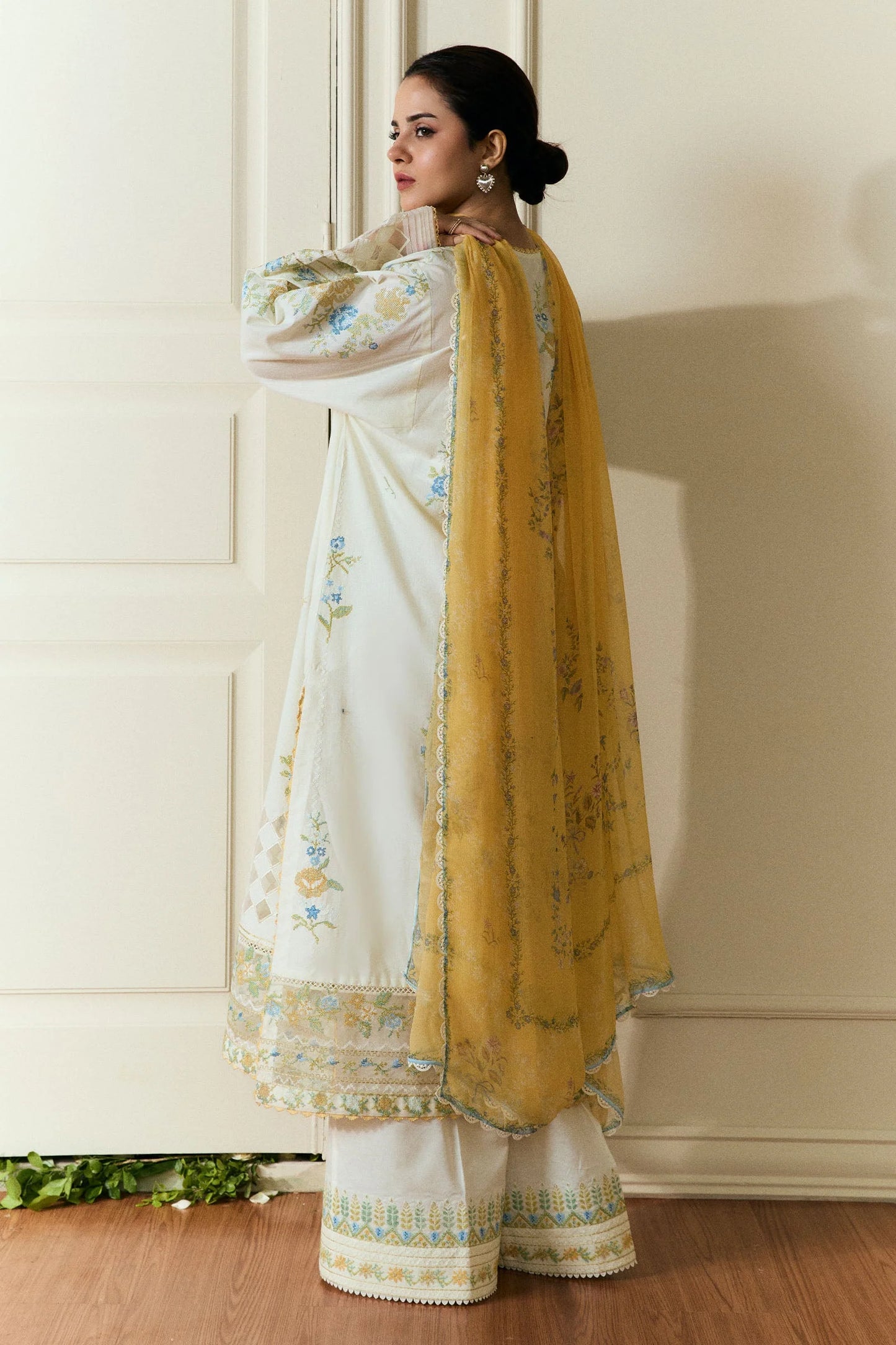 Mushq - 3PC Dhanak ChickenKari Embroidered Suit - VL1129