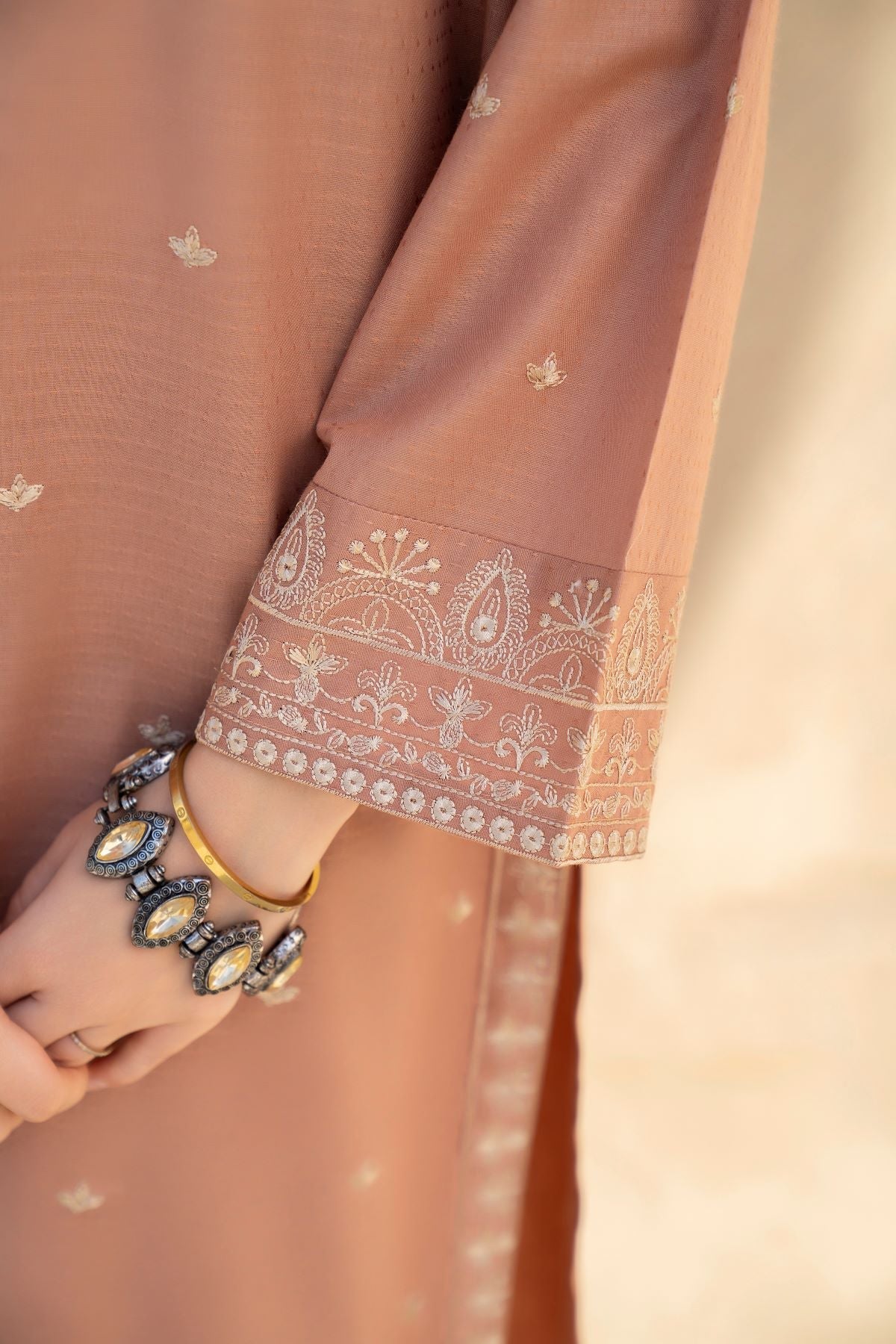 Zara shahjahan 2Pc Embroidered Lawn Suite With Fully Embroidered