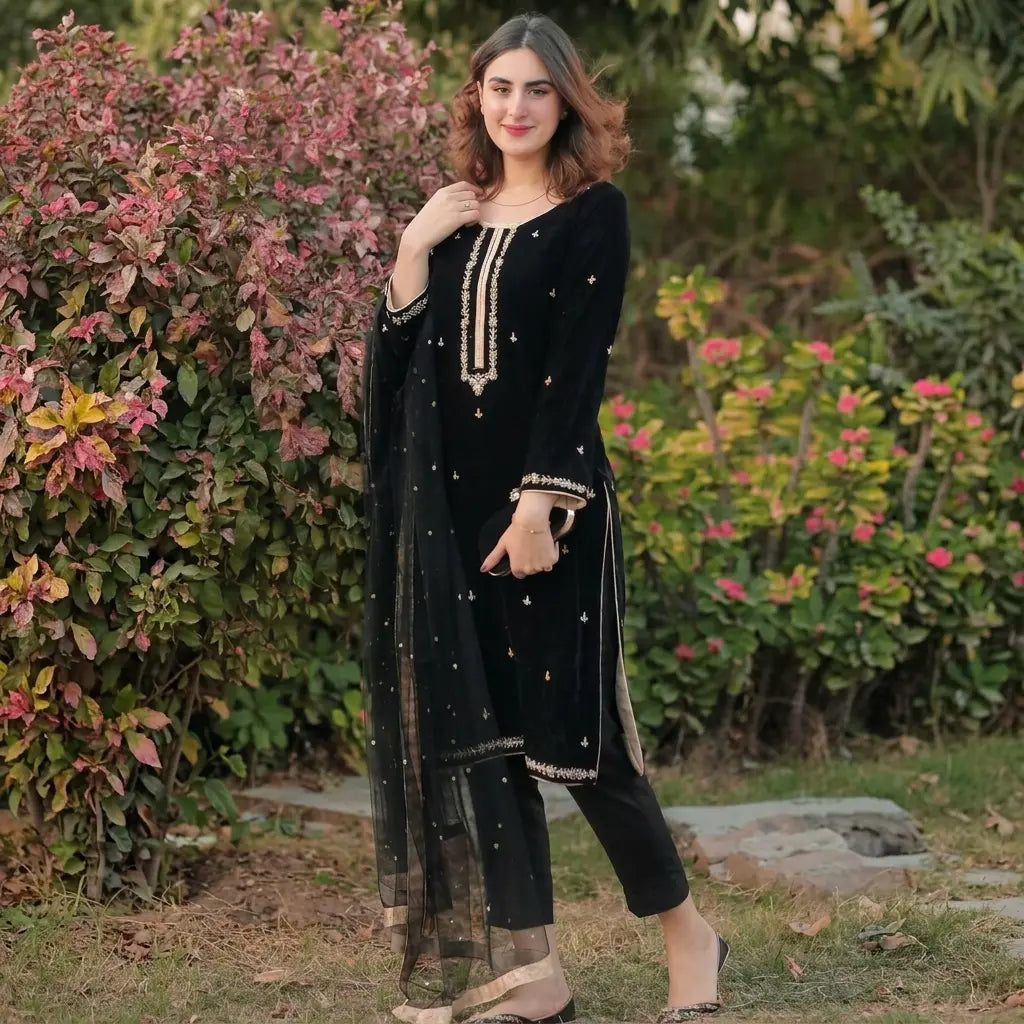 VL 1658 Winter Velvet Embroidered Dress With Organza Embroidered Dupatta