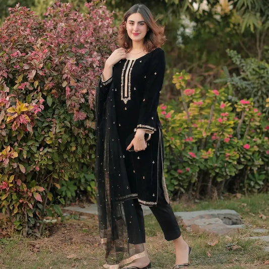 VL 1658 Winter Velvet Embroidered Dress With Organza Embroidered Dupatta