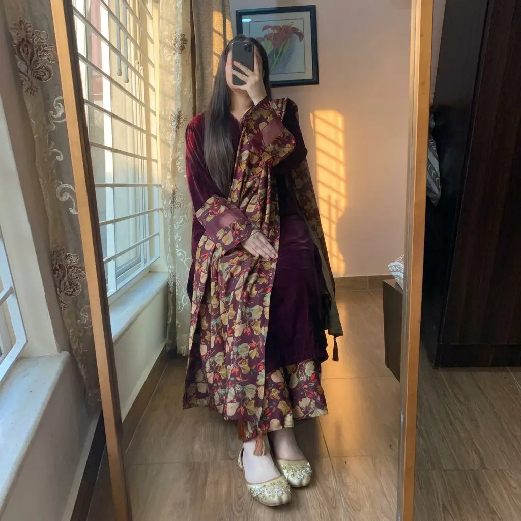 VL 1652 - Velvet Dress with Printed Dhanak Shawl