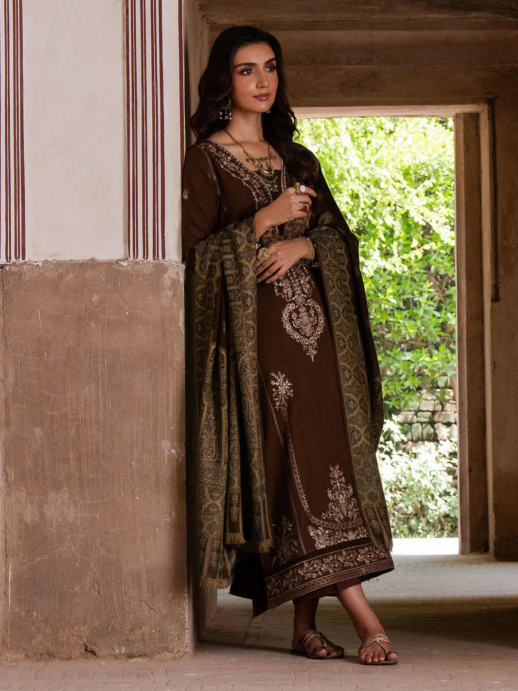 izel - Winter 3PC Dhanak Embroidered Suit - VL1247