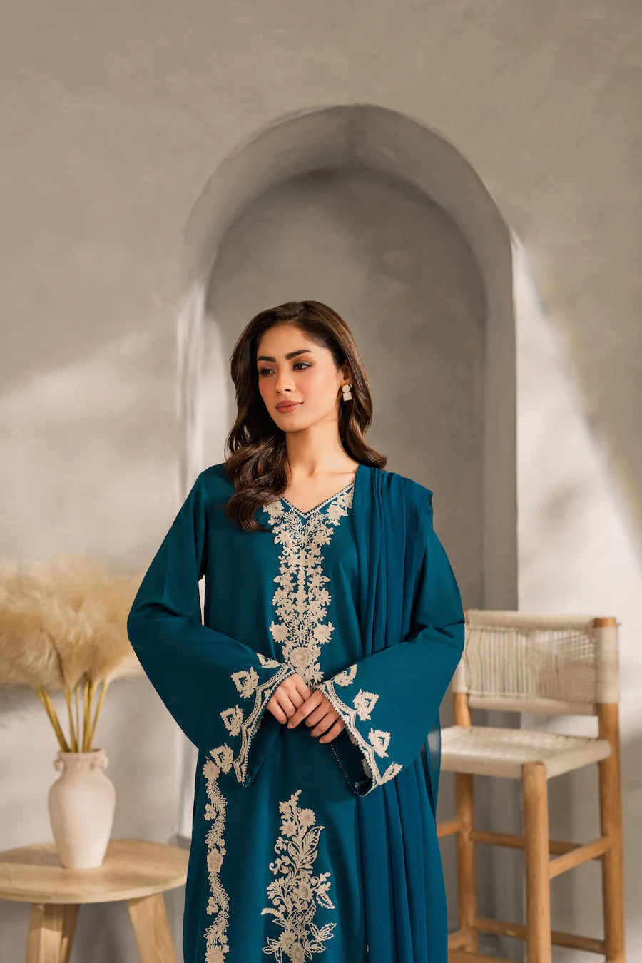 iznik - 3PC Lawn Embroidered Suit - VL1292