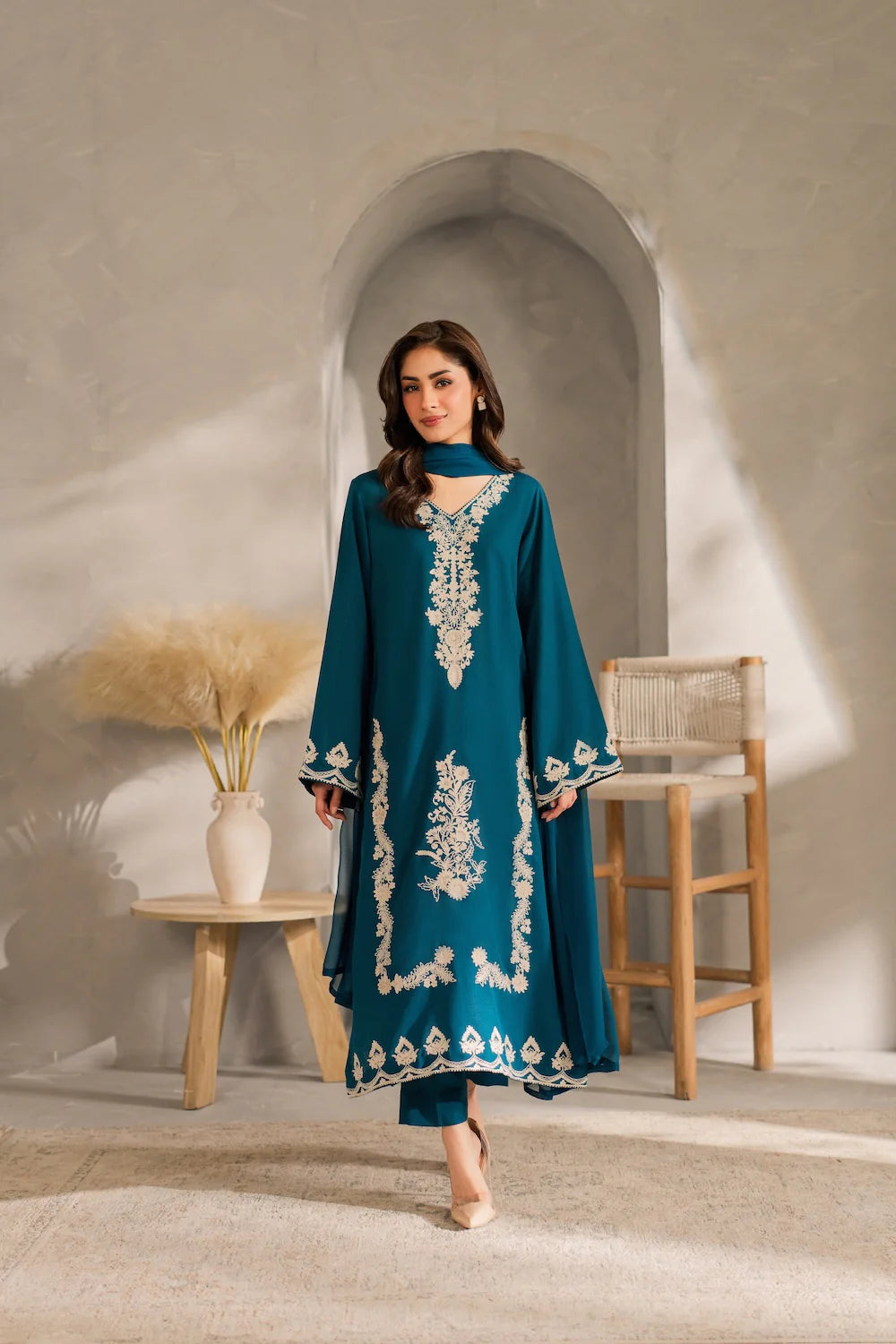 iznik - 3PC Lawn Embroidered Suit - VL1292