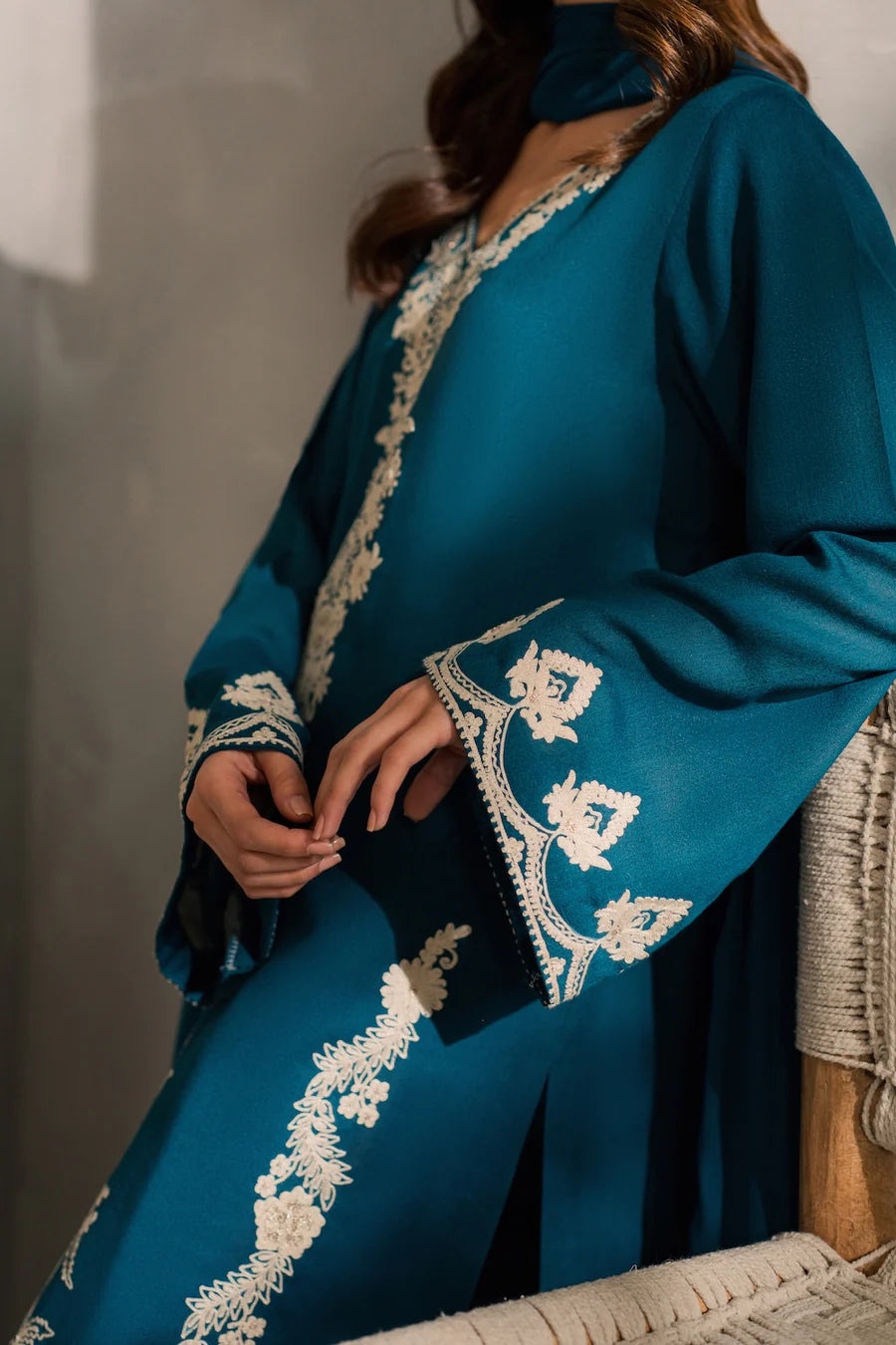 iznik - 3PC Lawn Embroidered Suit - VL1292