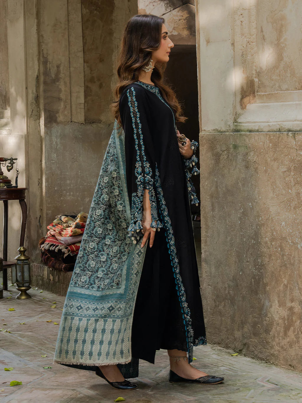 IZEL LUXURY UNSTITCHED WINTER DHANAK EMBROIDERED 3PC - VL1222/2
