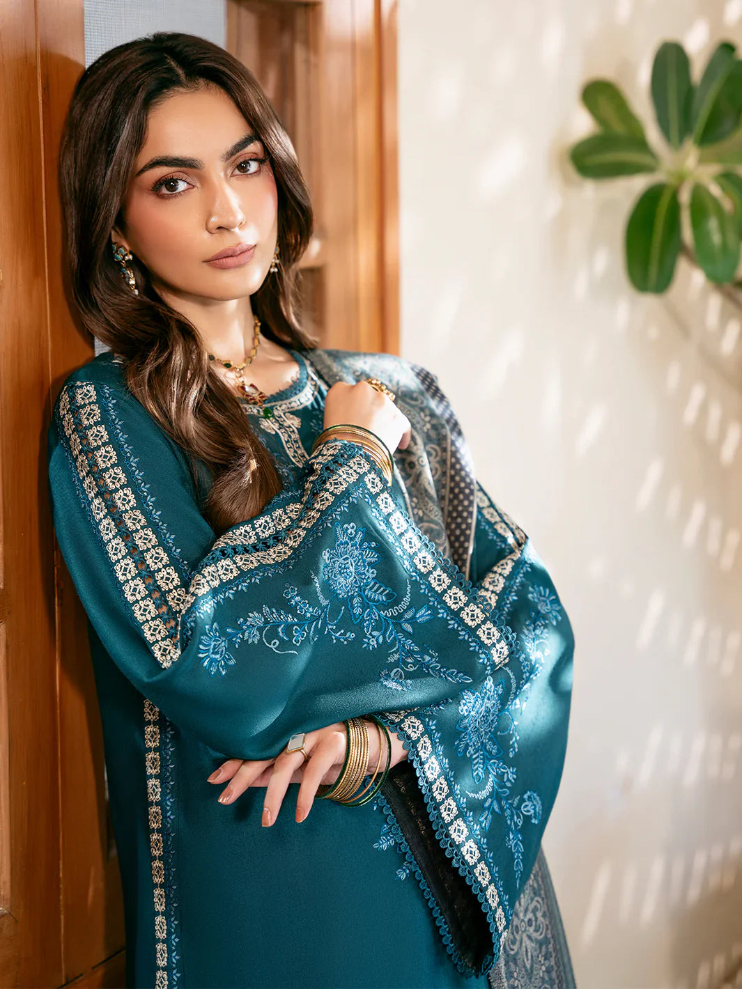 izel - Winter 3PC Dhanak Embroidered Suit - VL1226