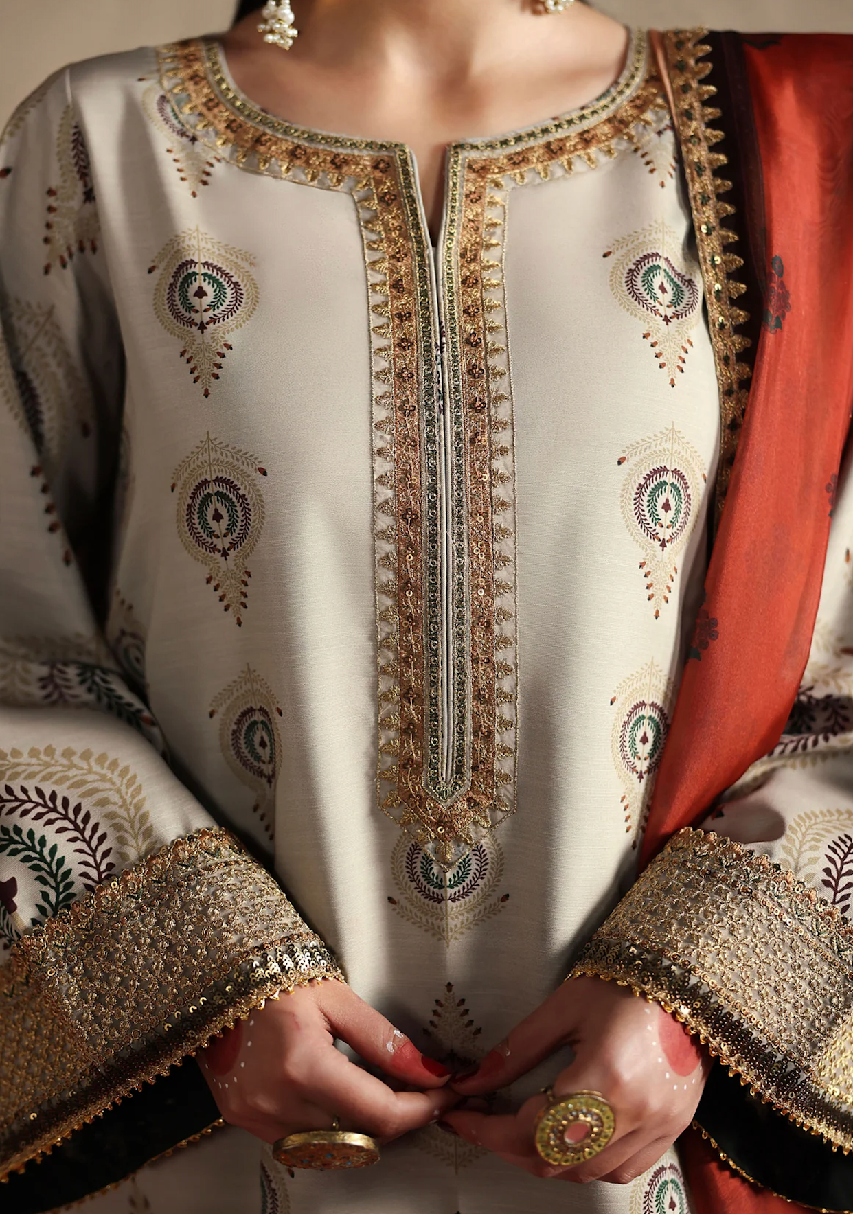 Humjoli - - Unstitched Luxury Lawn Heavy Embroidered 3PC Suit - VL1431