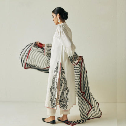 Off White Lawn Embroidered 3 pc dress With Organza Printed Dupatta VL486