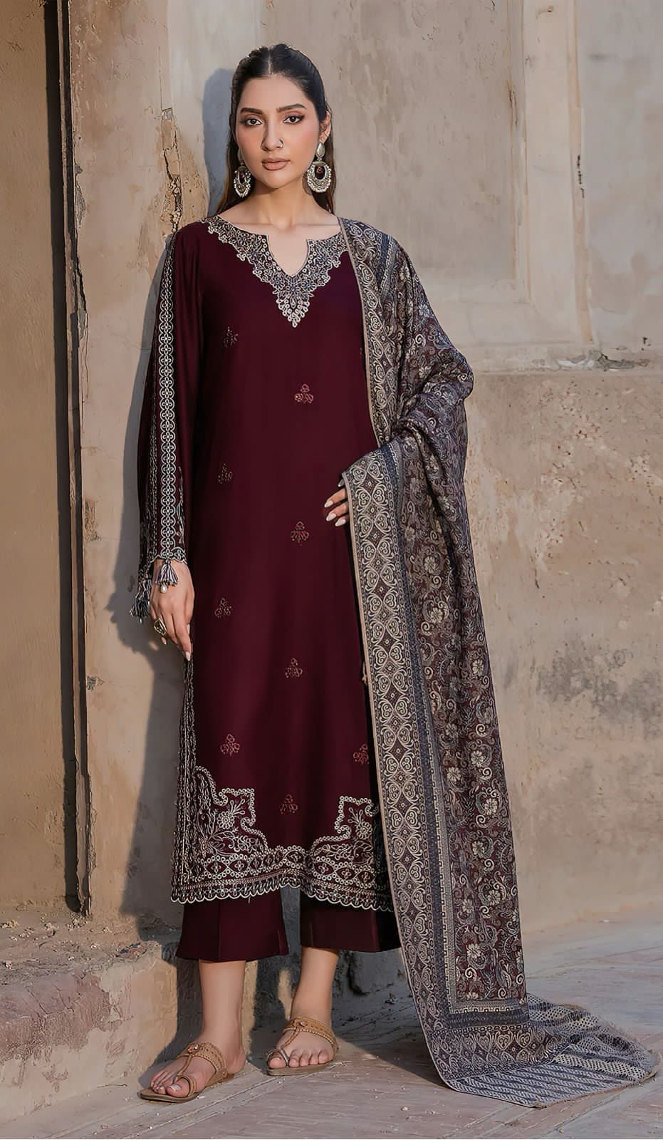 JAZMIN Dhanak Embroidered with Printed wool shawl - VL1224