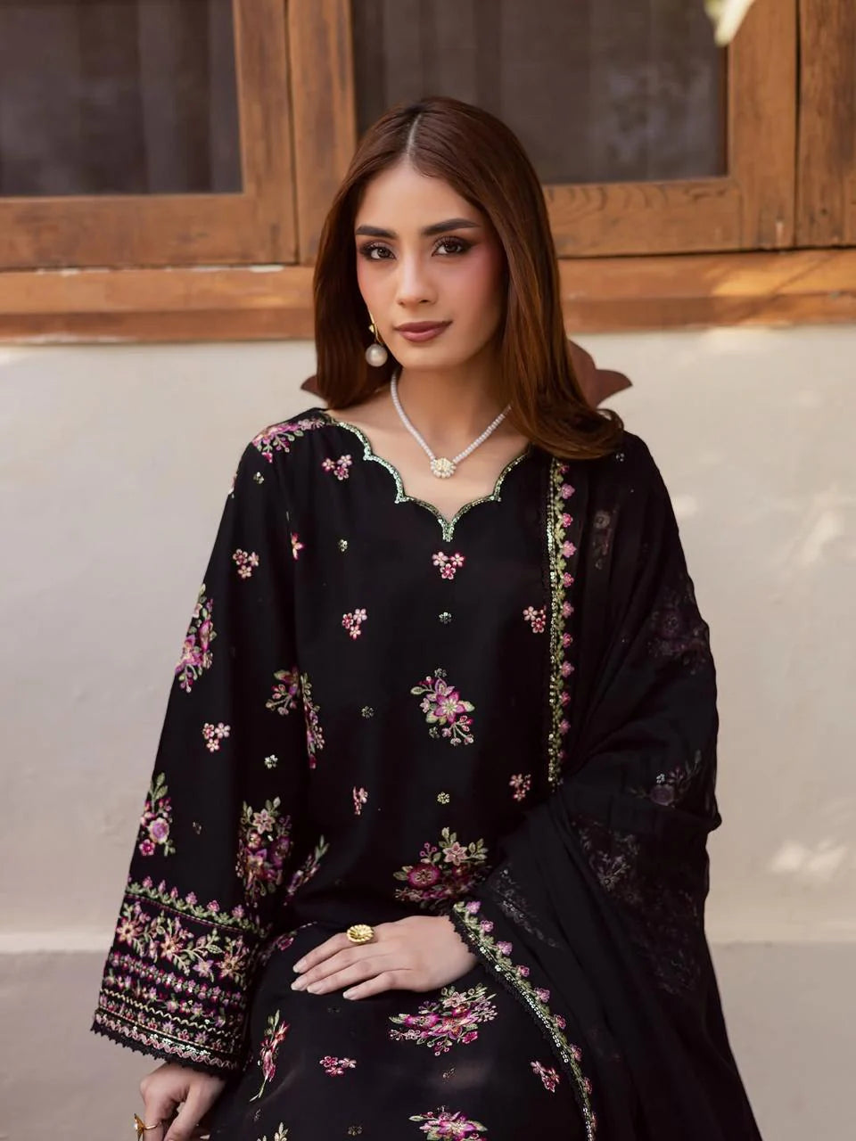 Zara Shahjahan - Lawn 3PC Embroidered Suit - VL1281