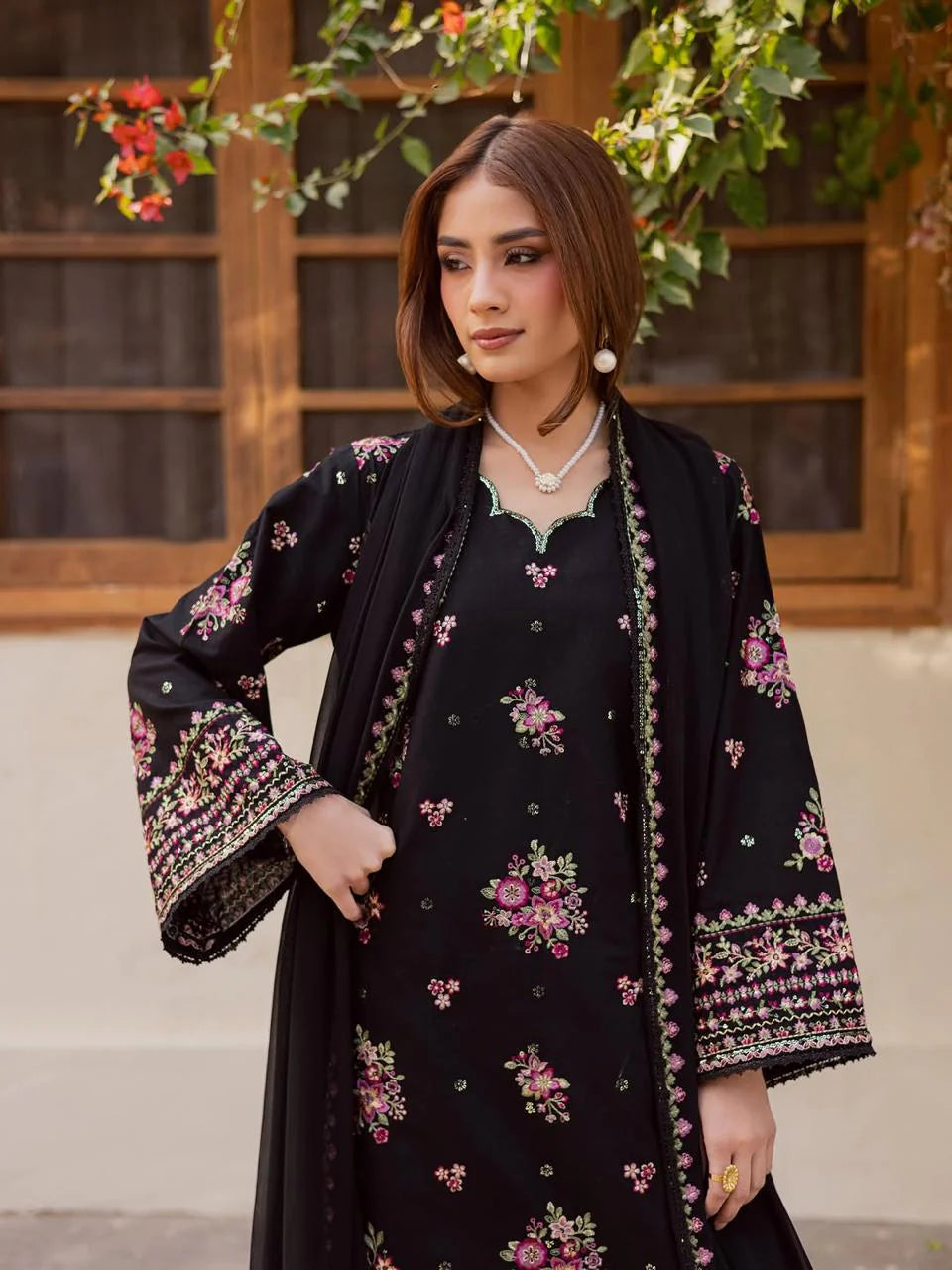 Zara Shahjahan - Lawn 3PC Embroidered Suit - VL1281