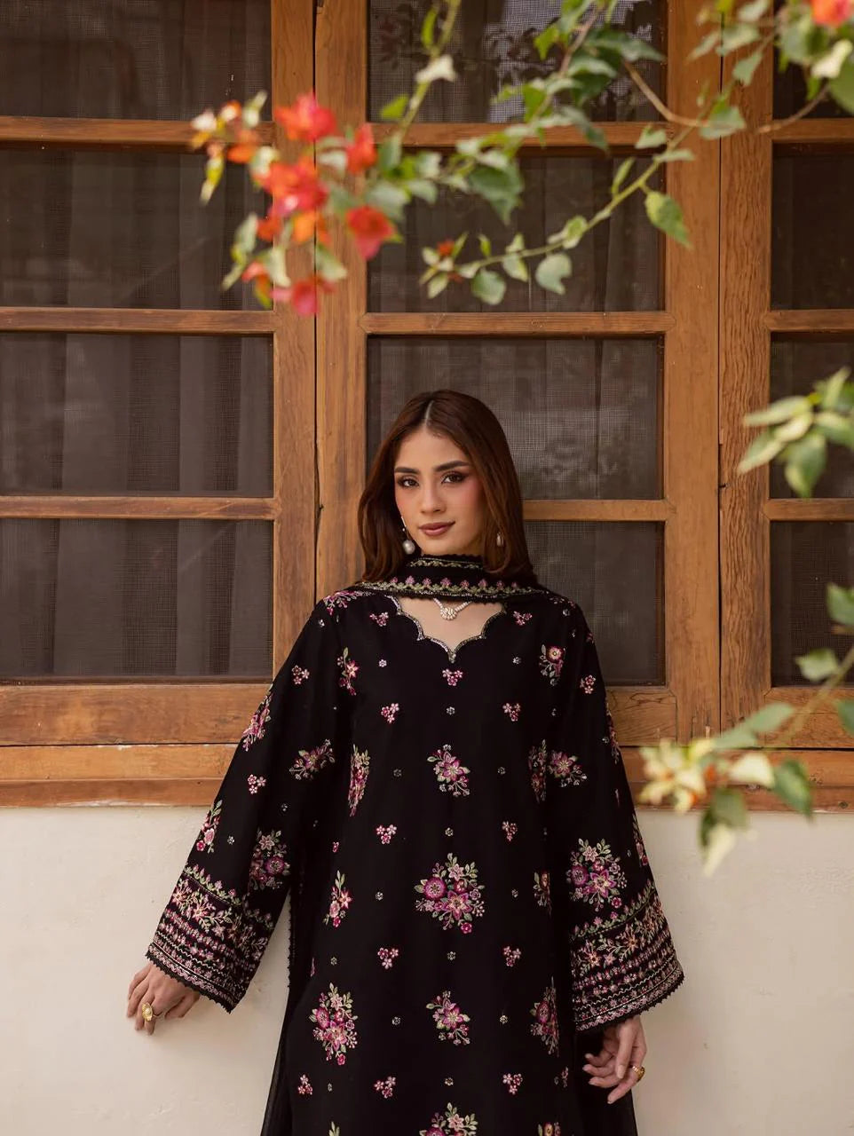 Zara Shahjahan - Lawn 3PC Embroidered Suit - VL1281