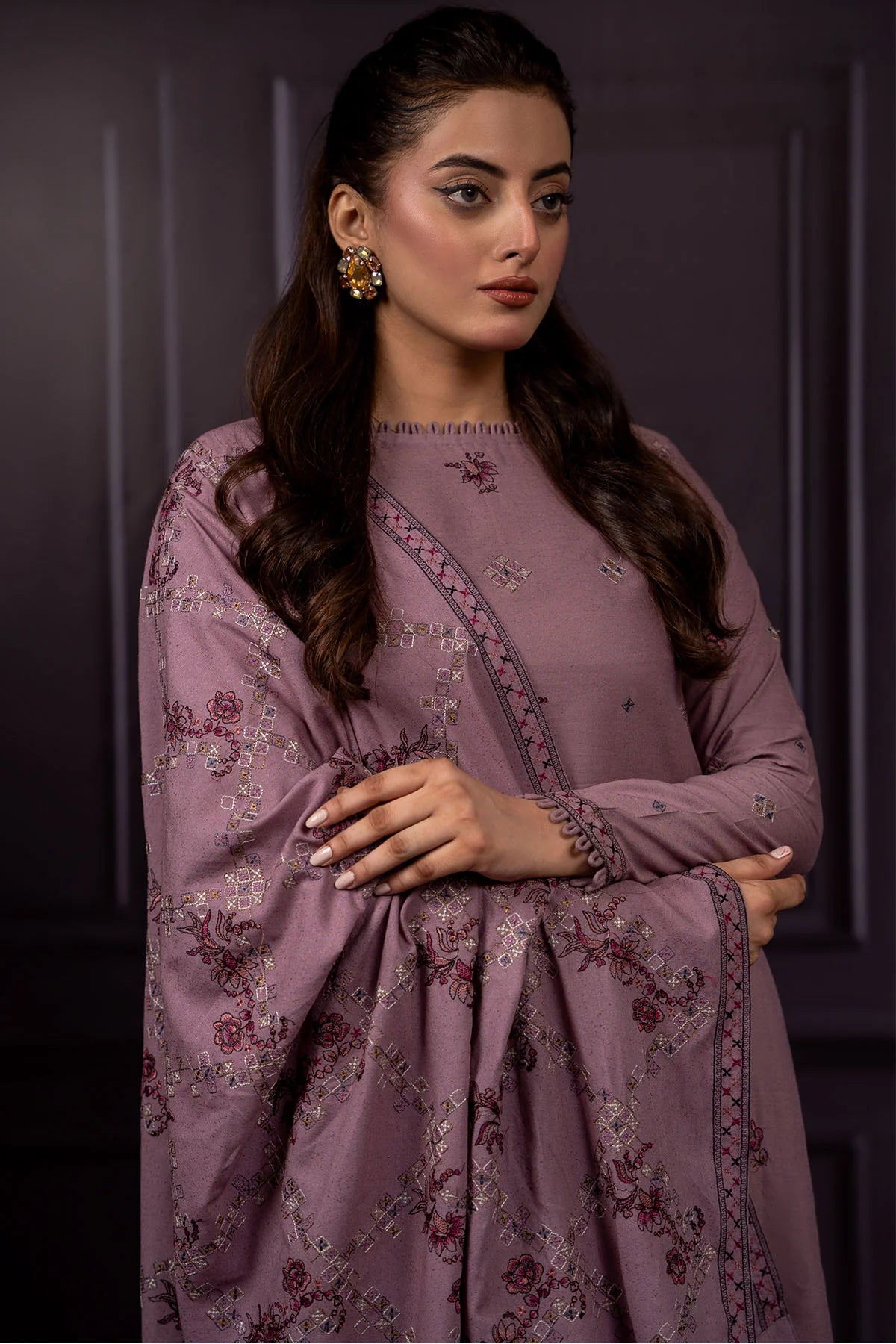 Asim Jofa - Winter 3PC Dhanak Embroidered Suit - VL1166
