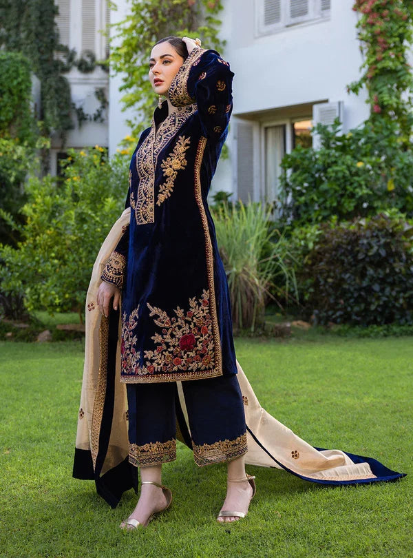 VL 1660 Jazmin - Winter Embroidered Velvet 3piece Suit