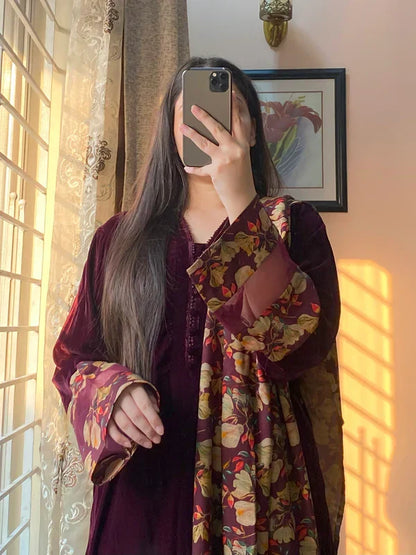 VL 1652 - Velvet Dress with Printed Dhanak Shawl