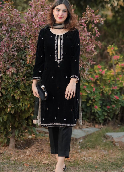 VL 1658 Winter Velvet Embroidered Dress With Organza Embroidered Dupatta