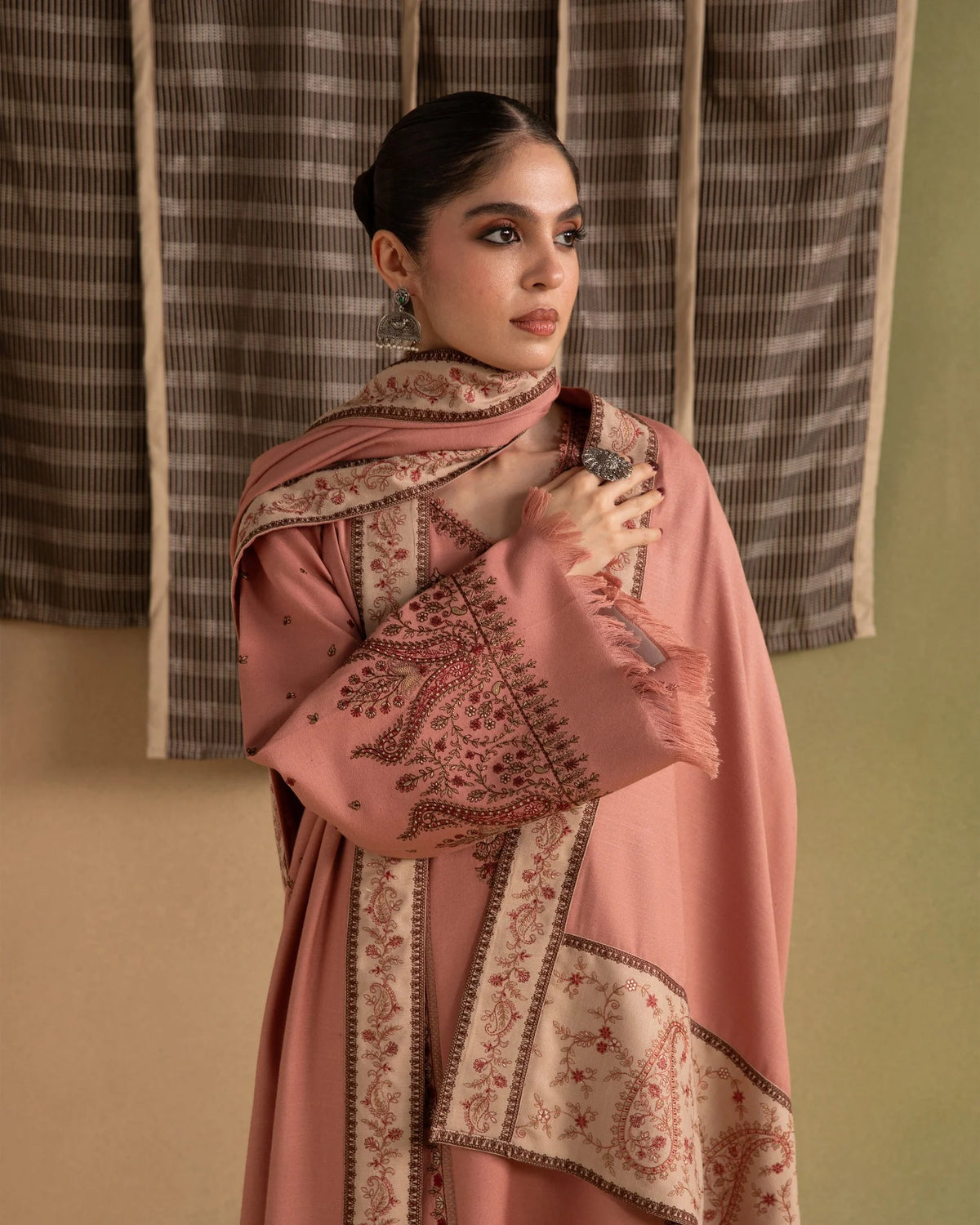 Ziva - Winter 3PC Dhannak Embroidered Suit - VL 1650