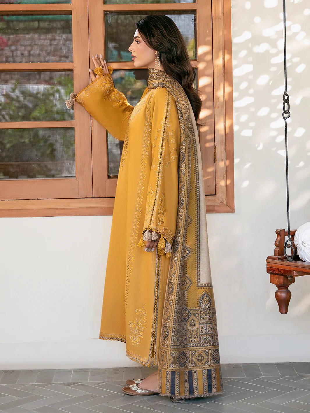izel - Winter 3PC Dhanak Embroidered Suit - VL1225