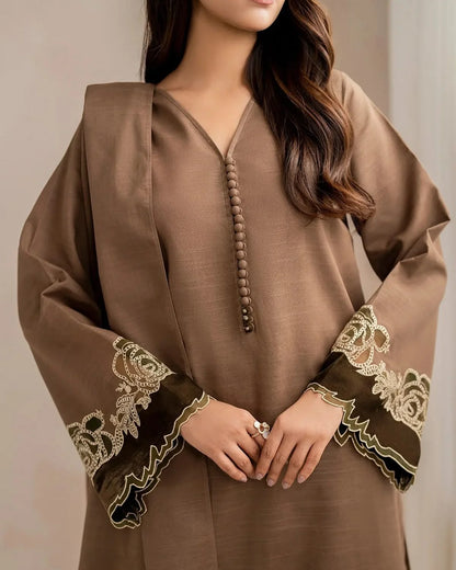 Baroque - Winter 3PC Dhanak Embroidered Suit - VL1606