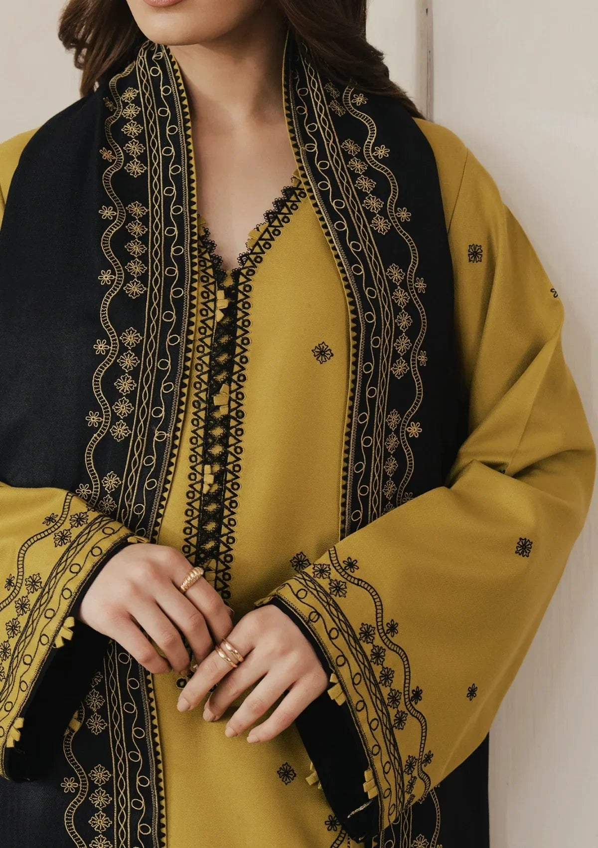 Winter 3PC Dhanak Embroidered Suit - VL1607