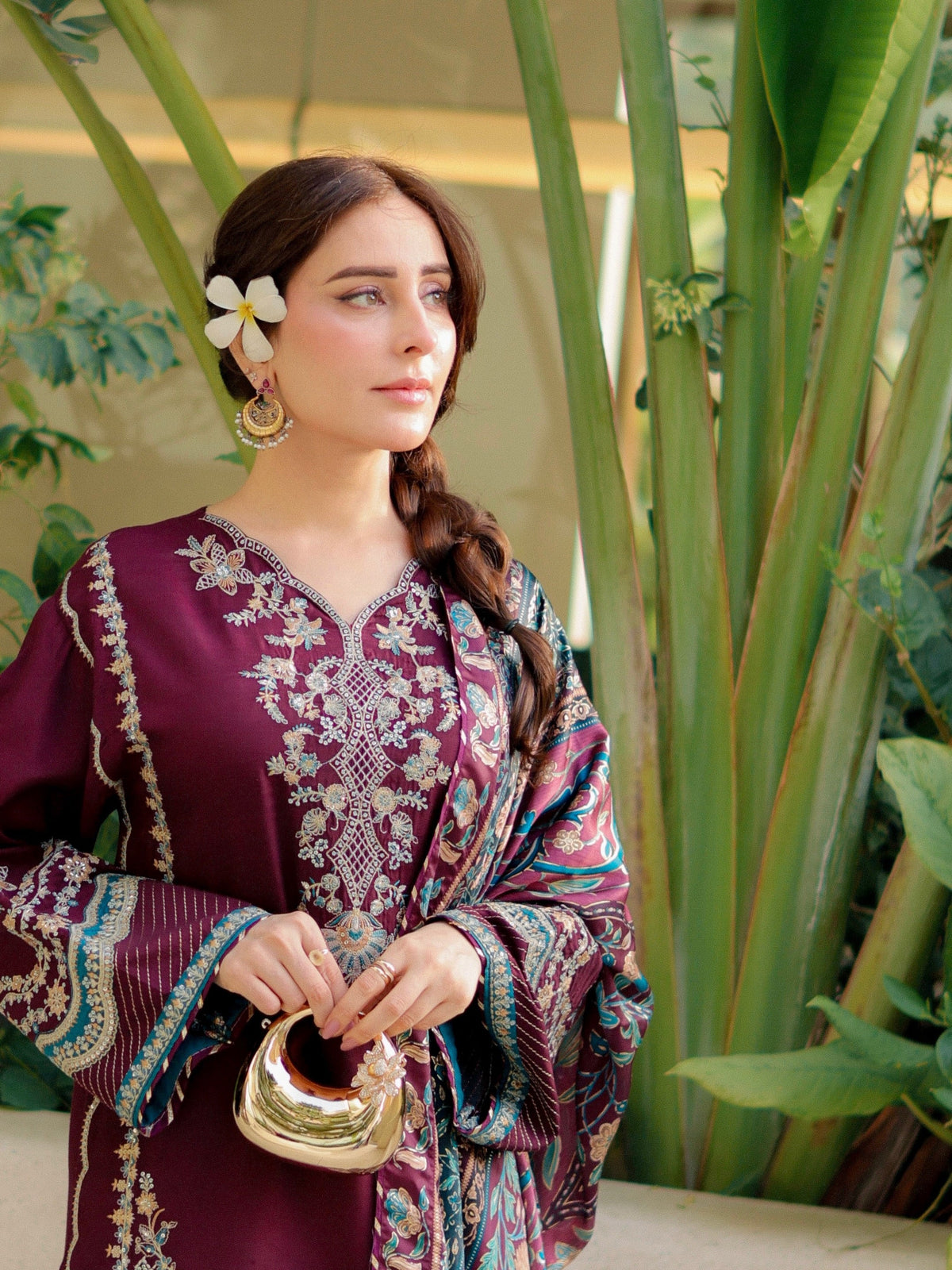 Sapphire - Winter 3PC Dhanak Embroidered Suit - VL 1640
