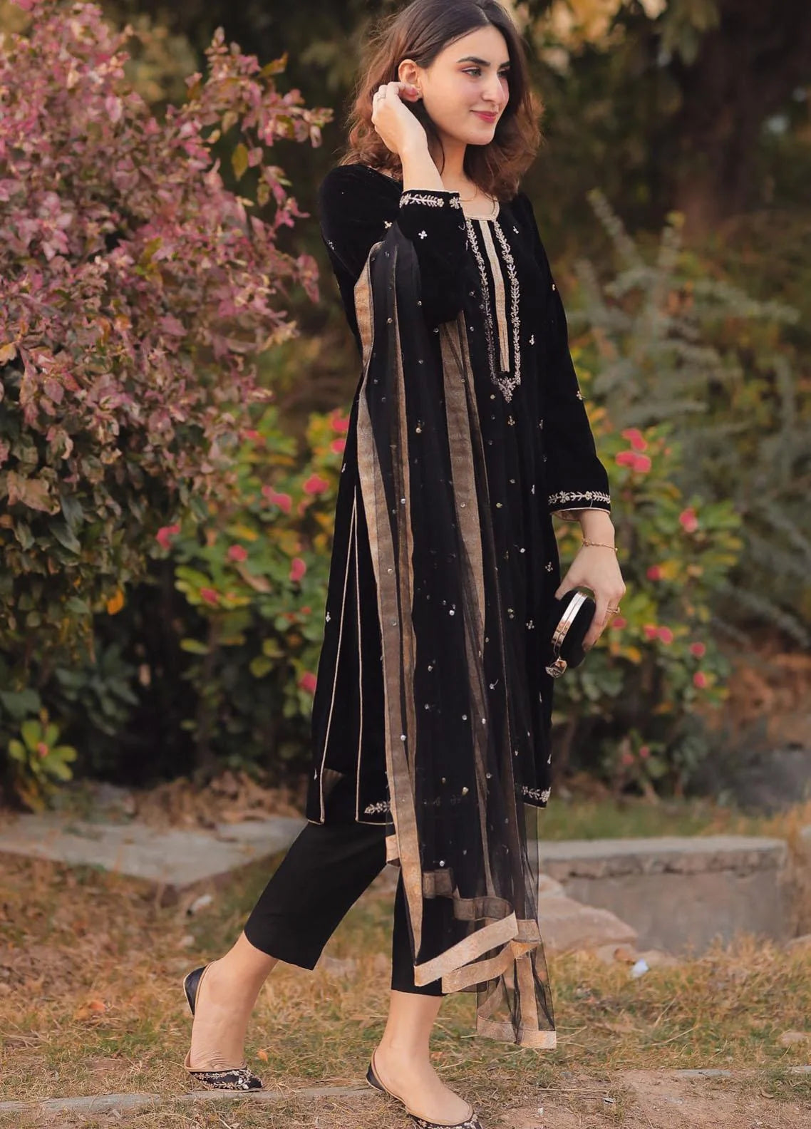 VL 1658 Winter Velvet Embroidered Dress With Organza Embroidered Dupatta